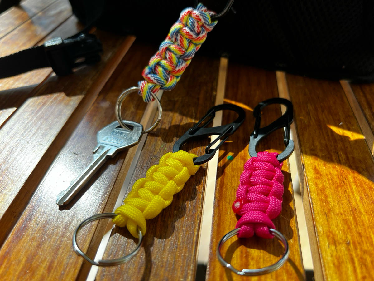 サバイバルキーホルダー